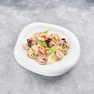 Орзо с морепродуктами в сливочном соусе