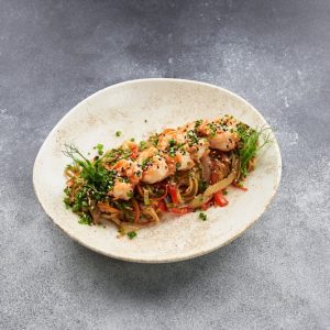 Wok Креветки и овощи