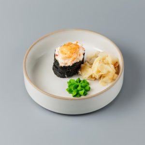 Запеченная суши с креветкой