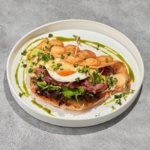 Гонконгский завтрак с говяжьим беконом