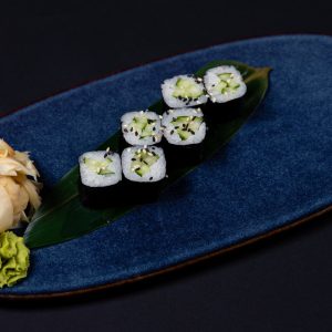 Ролл с огурцом